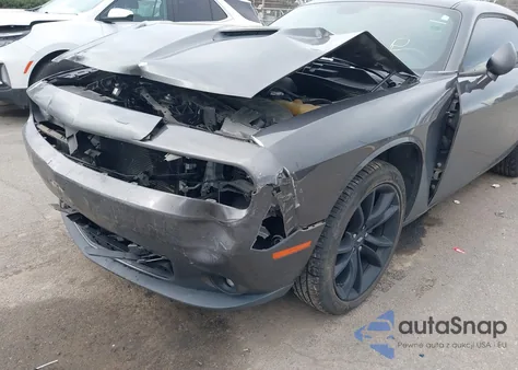 2017 Dodge Challenger Sxt Plus z USA, uszkodzony, nr VIN 2C3CDZAGXHH594819